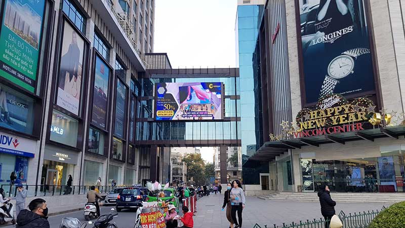 màn hình quảng cáo led ngoài trời nhìn từ xa