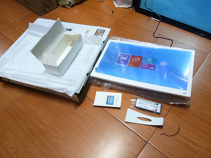 màn hình quảng cáo để bàn LCD