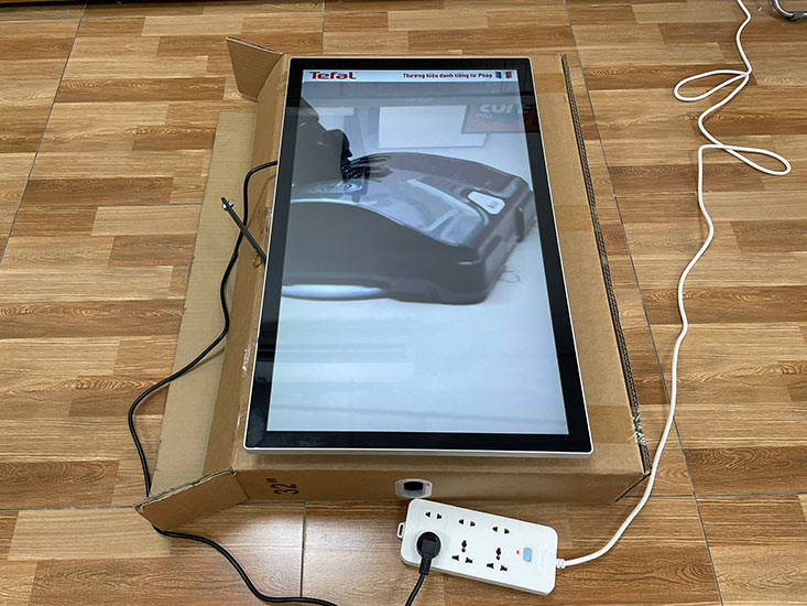 màn hình quảng cáo lcd treo tường 32inch