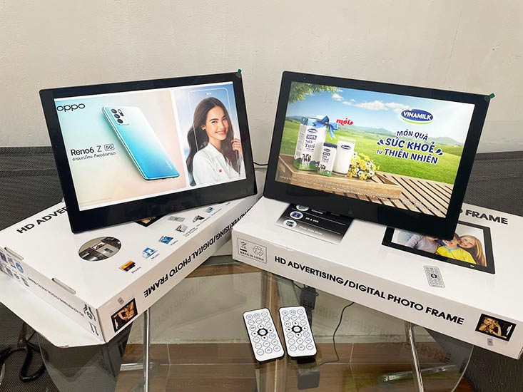 màn hình quảng cáo lcd 13inch