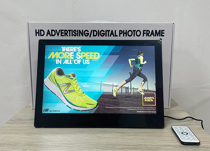 màn hình quảng cáo lcd để bàn 13inch