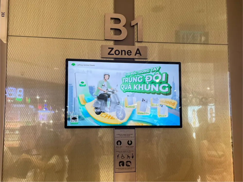 Màn hình quảng cáo LCD 32inch treo thang máy chiếu TVC