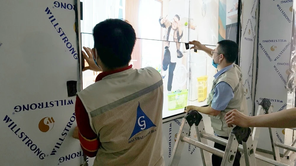 sửa chữa màn hình quảng cáo LCD chính hãng, uy tín, nhanh chóng
